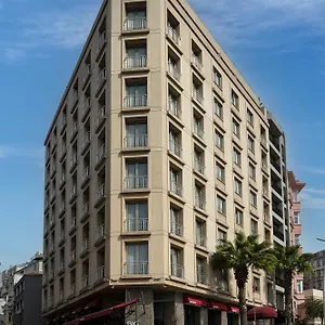 4* Hotel Tunel