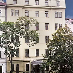 hotel-lunik.praguehotelsweb.com/